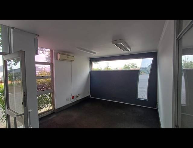 INDUSTRIAL PROPERTY TO RENT IN LOUWLARDIA